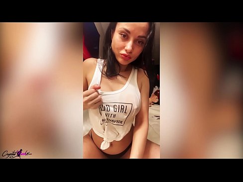 ❤️ Prsatá pekná žena si honí kundu a hladí svoje obrovské kozy v mokrom tričku ☑ Porno na porno sk.ru-pp.ru ❌❤